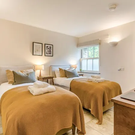 2 Bed In Oc-b42733 *