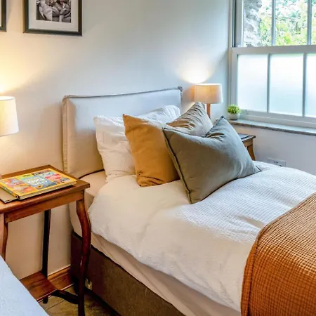 2 Bed In Oc-b42733 *